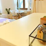 Rondina House Vendégház 3*