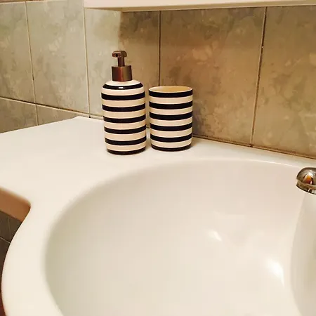 בית הארחה Rondina House קורצולה