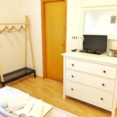 בית הארחה Rondina House 3*