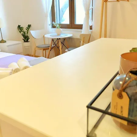 Rondina House בית הארחה 3*