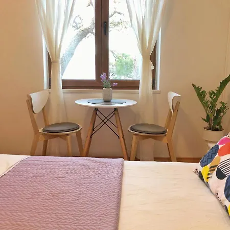 Rondina House בית הארחה 3*