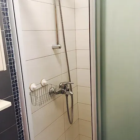 Rondina House Konukevi 3*